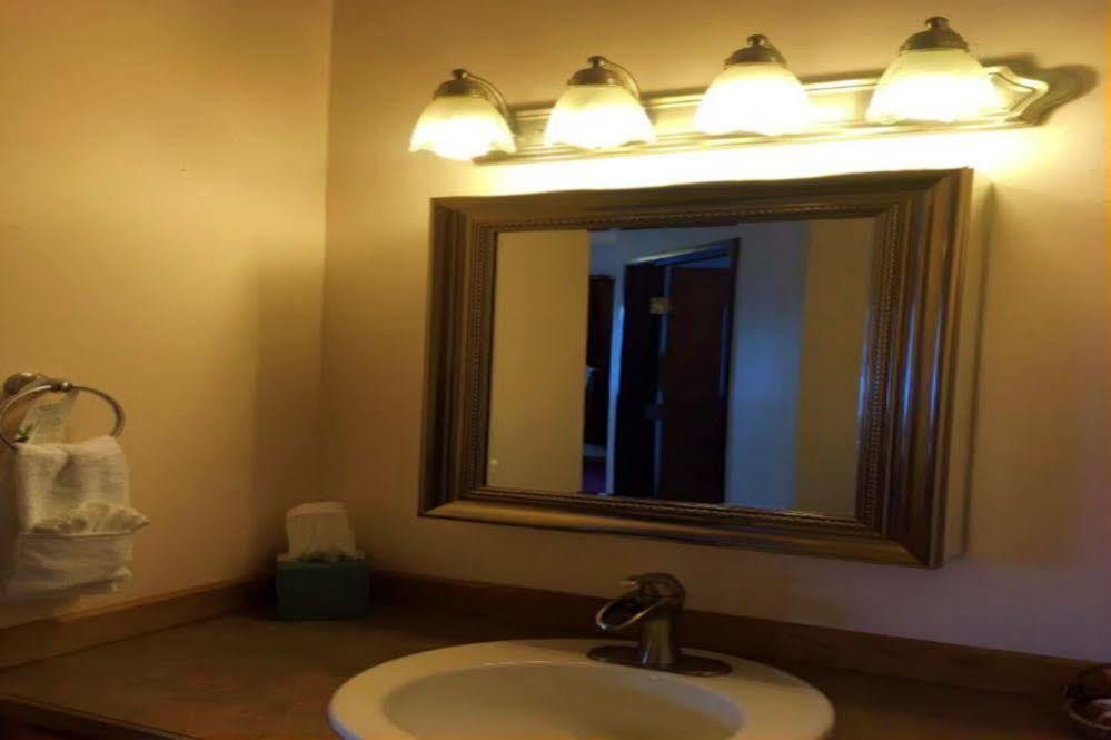 Totem Hotel And Suites Valdez Εξωτερικό φωτογραφία