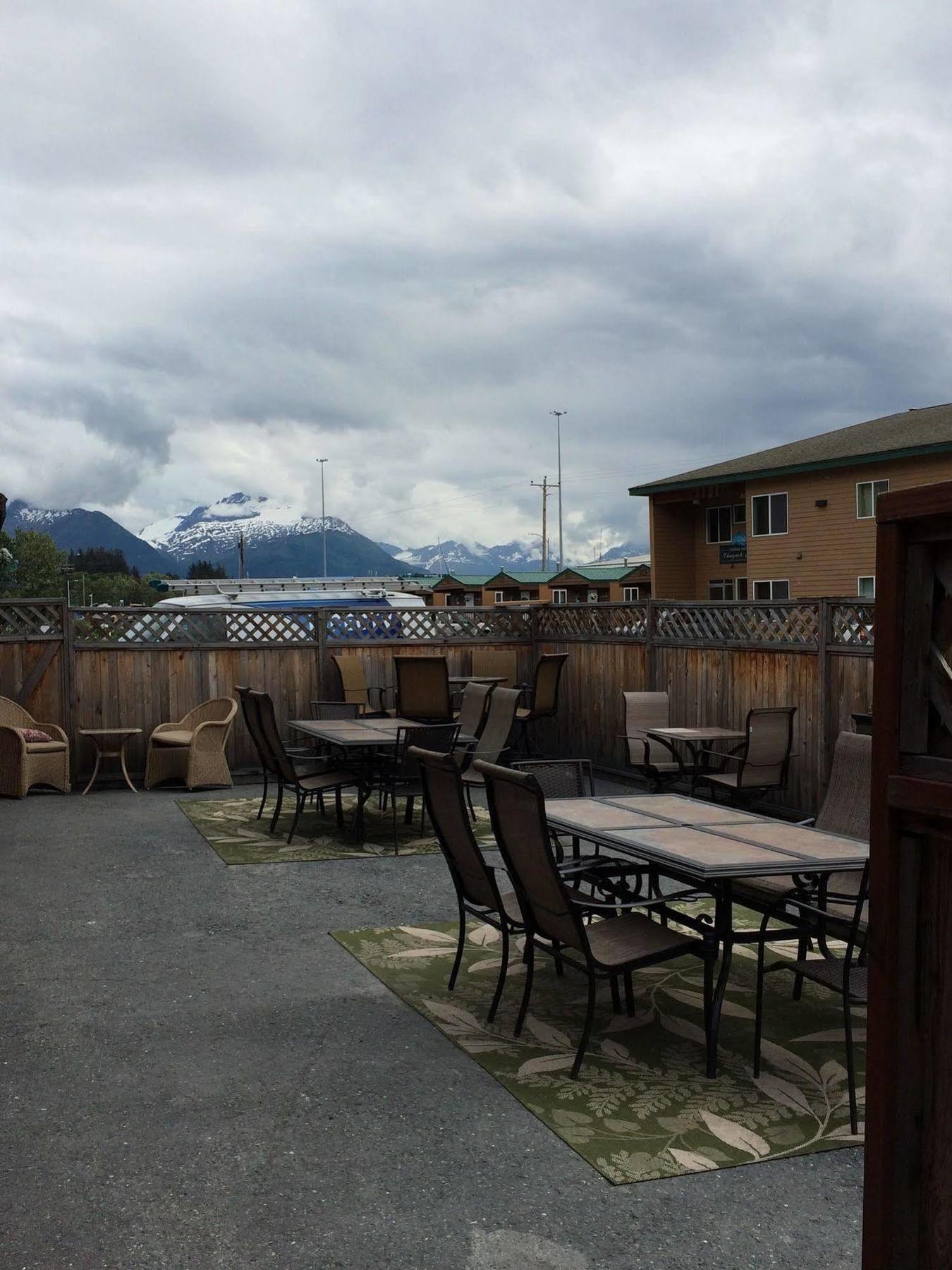 Totem Hotel And Suites Valdez Εξωτερικό φωτογραφία
